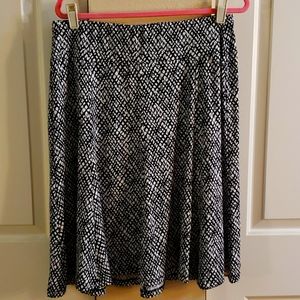 Avenue knee length skirt size 14/16
